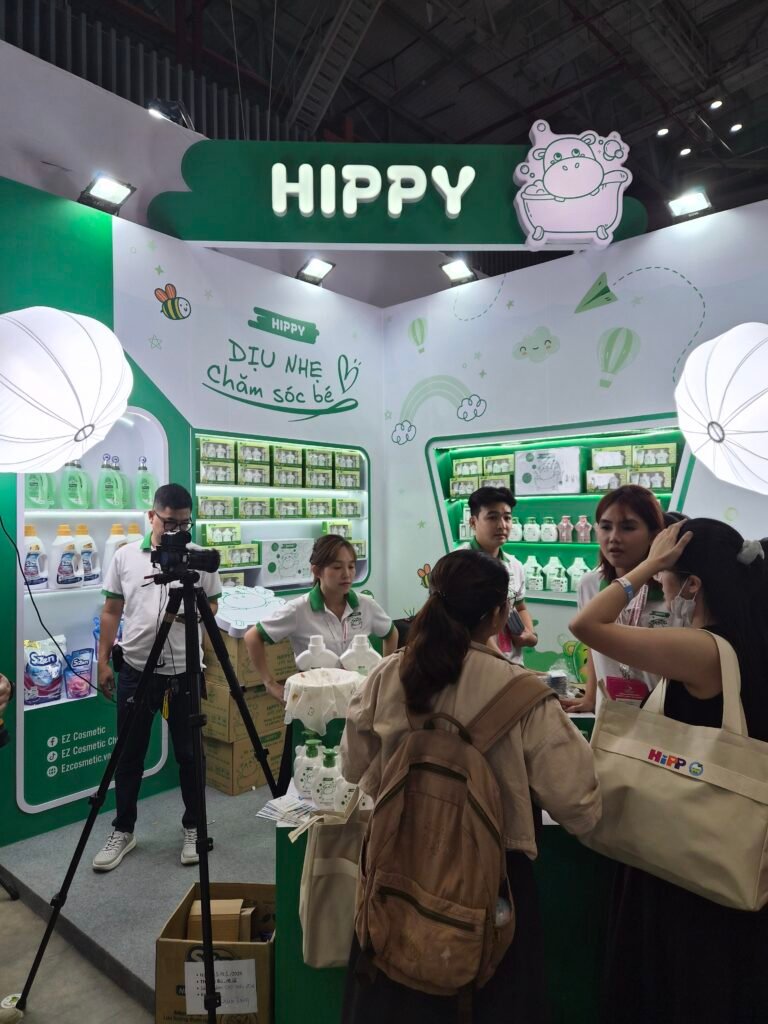 Gian hàng livestream TikTok Shopee tại Vietbaby Fair 2026